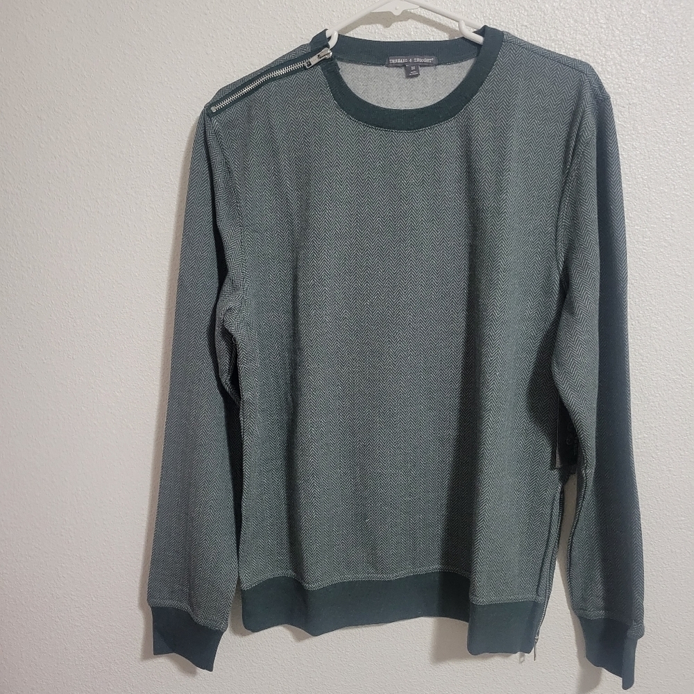 NWT Threads 4 Thought size medium with zipper details